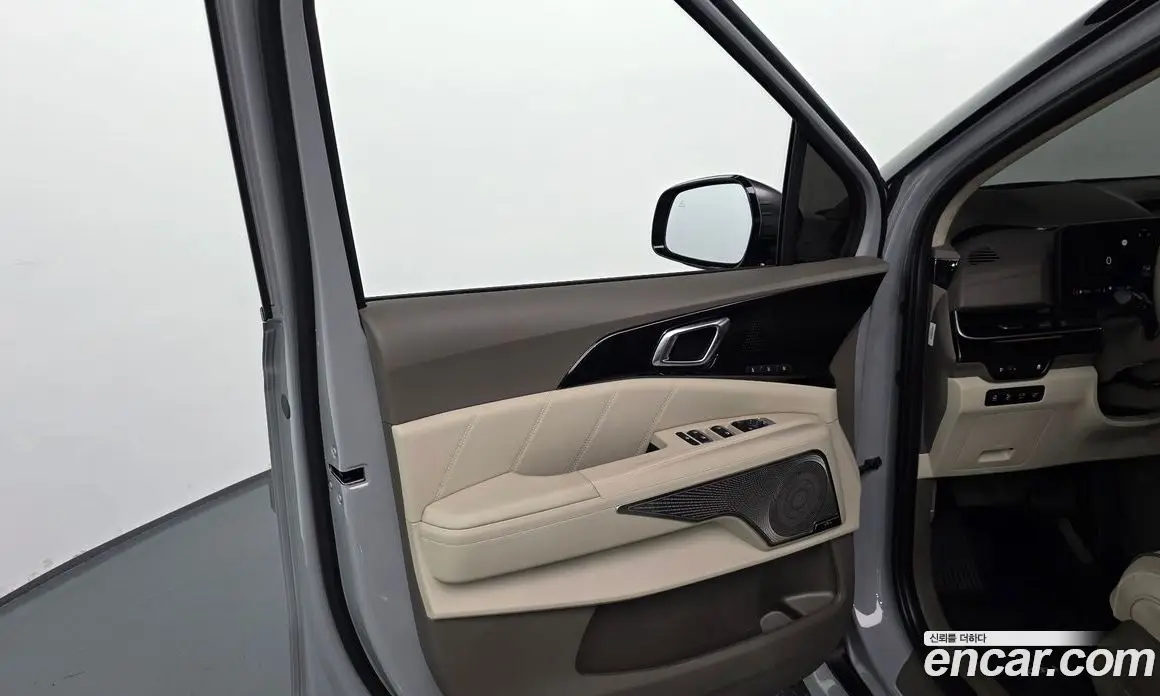 Kia Carnival 2025 1.6 автомат (гидро), фото 14