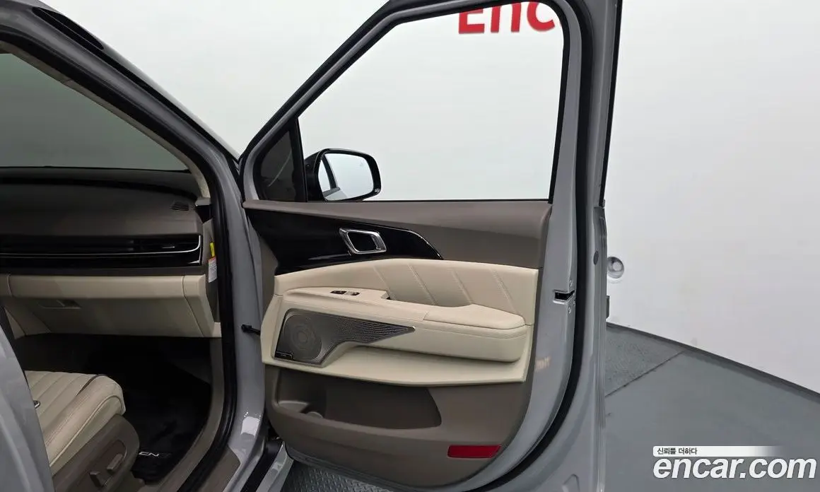 Kia Carnival 2025 1.6 автомат (гидро), фото 15