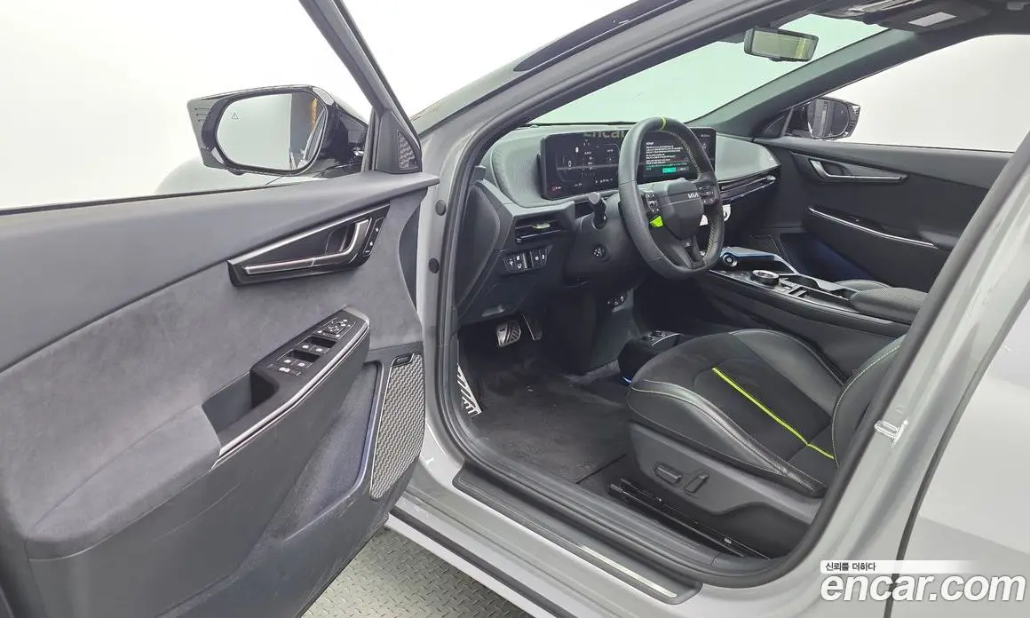 Kia EV6 2025 0.1 автомат (гидро), фото 10