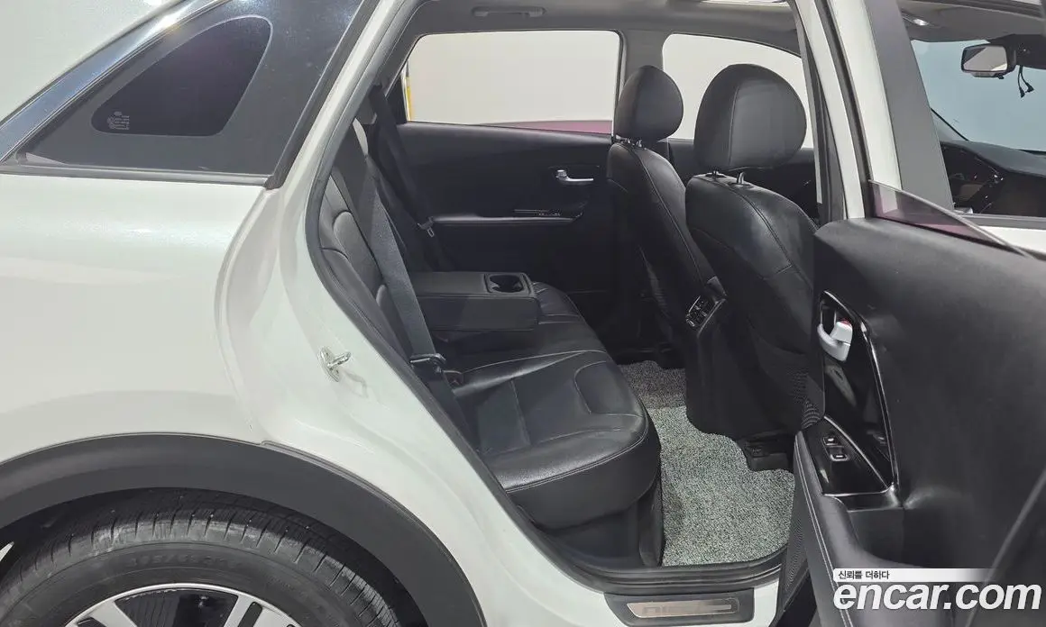 Kia Niro 2019 1.6 автомат (гидро), фото 17