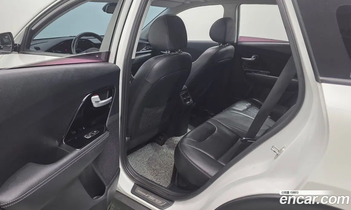 Kia Niro 2019 1.6 автомат (гидро), фото 18