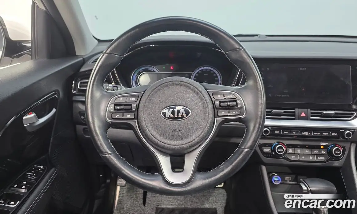 Kia Niro 2019 1.6 автомат (гидро), фото 20