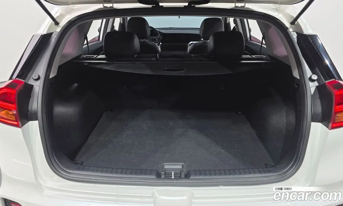 Kia Niro 2019 1.6 автомат (гидро), фото 23