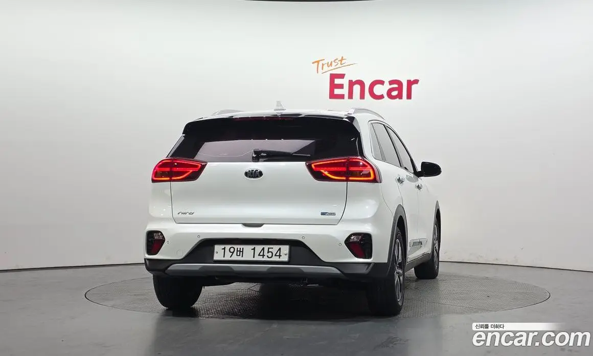 Kia Niro 2019 1.6 автомат (гидро), фото 4