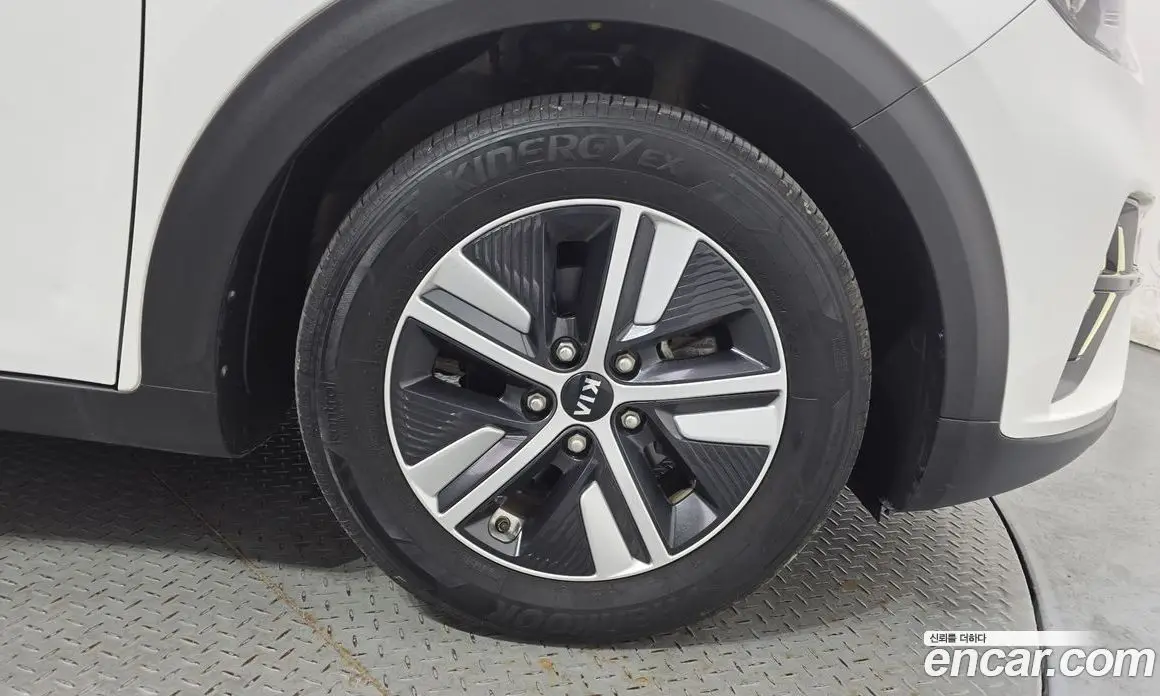 Kia Niro 2019 1.6 автомат (гидро), фото 7
