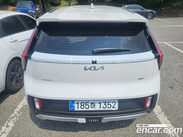 Kia Niro 2026 1.6 автомат (гидро), миниатюра 4