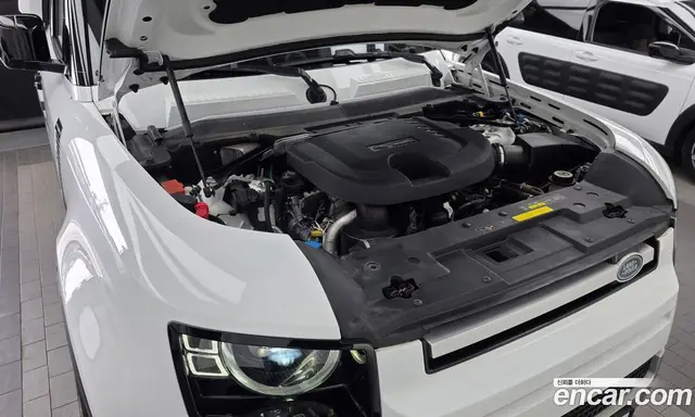Land Rover Defender 2021 3.0 автомат (гидро), миниатюра 6