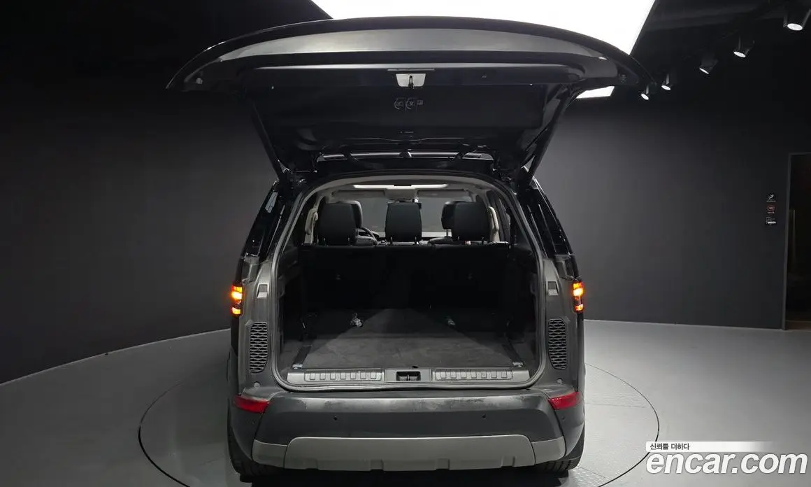 Land Rover Discovery 2018 2.0 автомат (гидро), фото 20 Land Rover Discovery 2018 2.0 автомат (гидро), фото 20