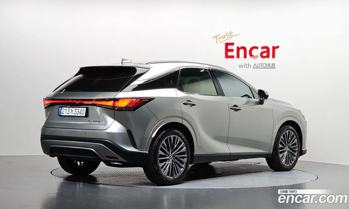 Lexus RX 2023 2.5 автомат (гидро), фото 2 Lexus RX 2023 2.5 автомат (гидро), фото 2