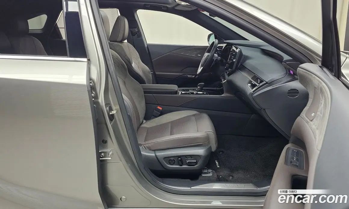 Lexus RX 2023 2.5 автомат (гидро), фото 16 Lexus RX 2023 2.5 автомат (гидро), фото 16