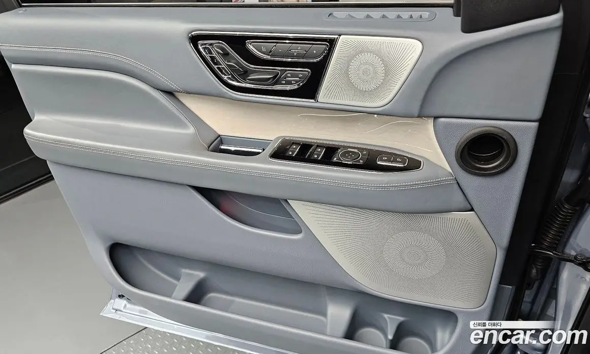 Lincoln Navigator 2019 3.5 автомат (гидро), фото 14 Lincoln Navigator 2019 3.5 автомат (гидро), фото 14