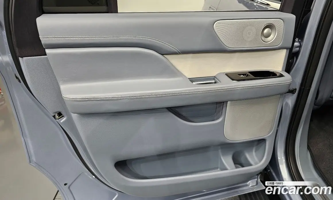 Lincoln Navigator 2019 3.5 автомат (гидро), фото 15 Lincoln Navigator 2019 3.5 автомат (гидро), фото 15
