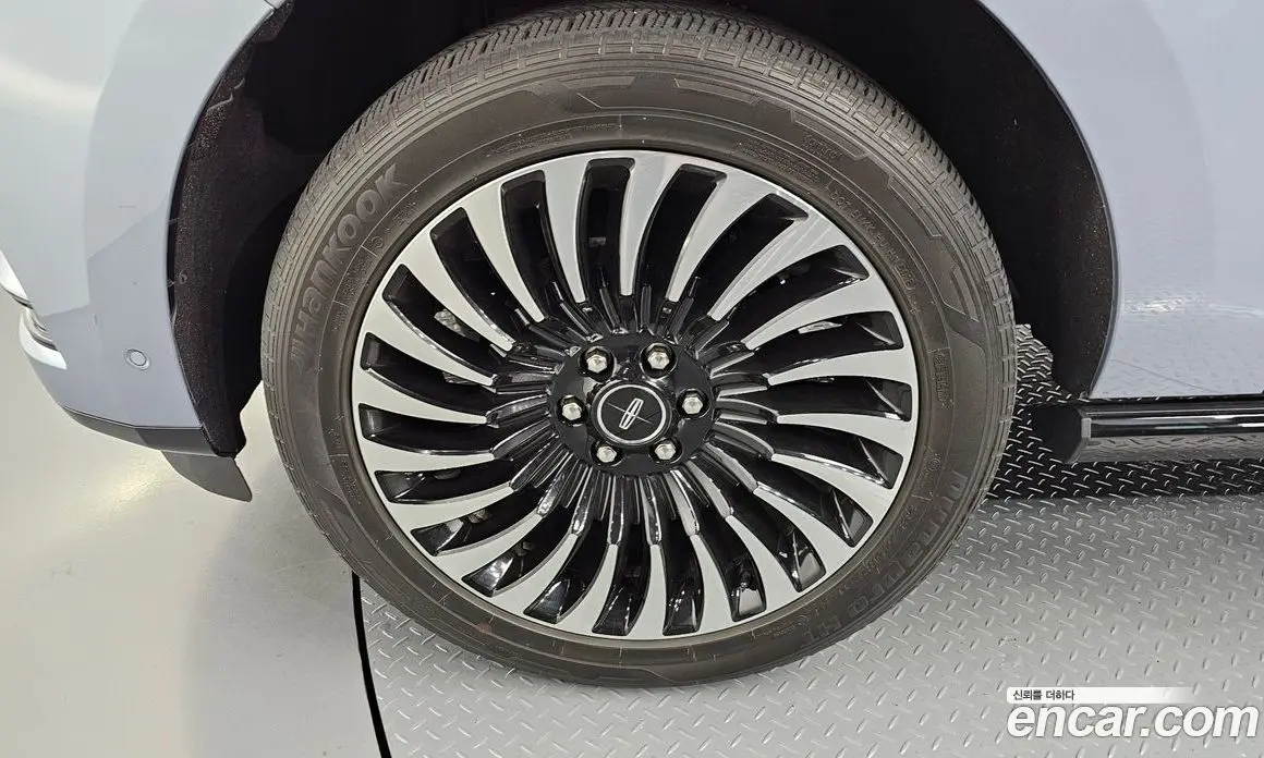 Lincoln Navigator 2019 3.5 автомат (гидро), фото 5 Lincoln Navigator 2019 3.5 автомат (гидро), фото 5
