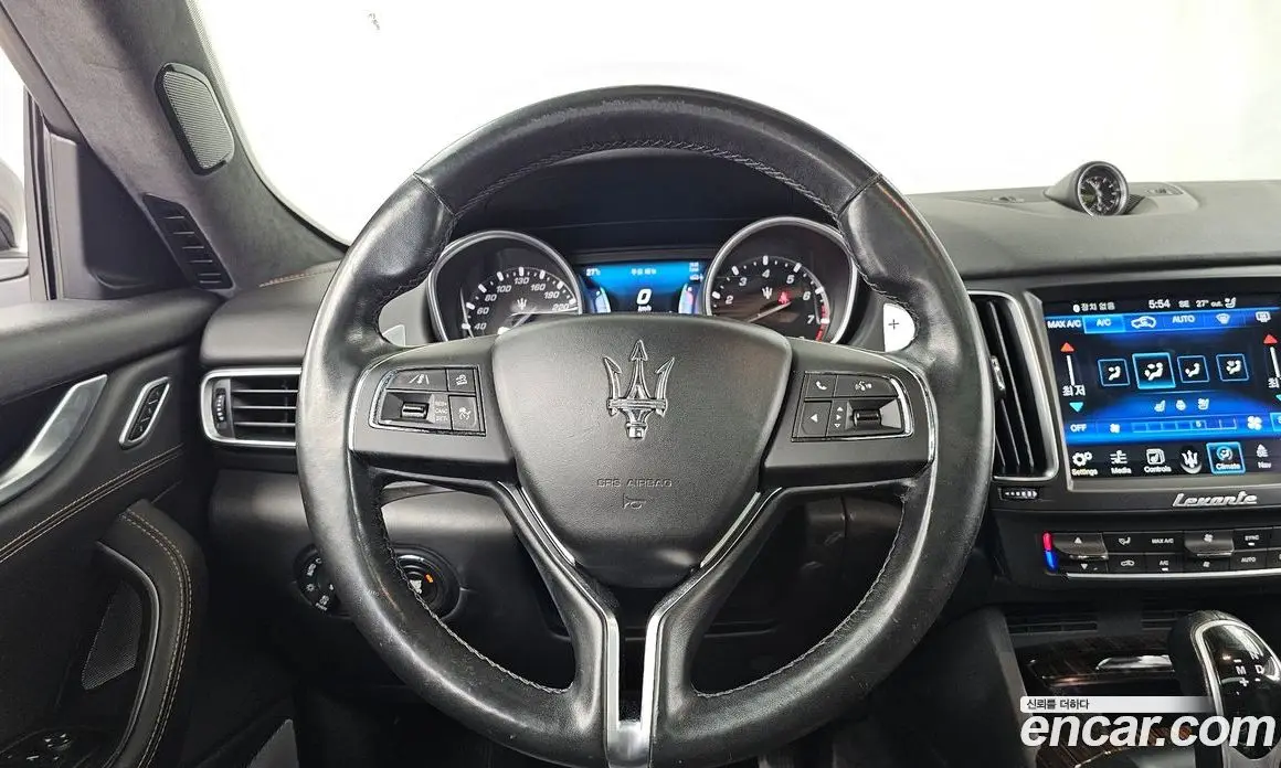Maserati Levante 2016 3.0 автомат (гидро), фото 13 Maserati Levante 2016 3.0 автомат (гидро), фото 13