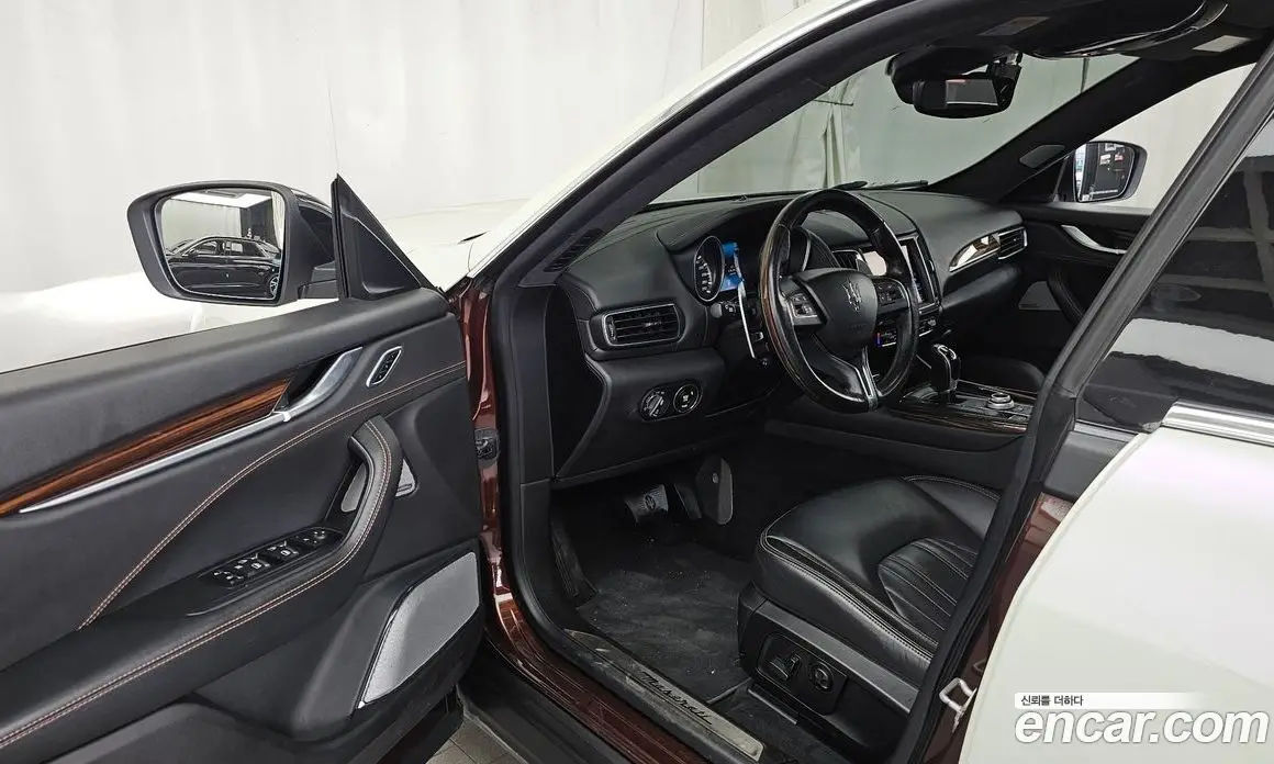 Maserati Levante 2016 3.0 автомат (гидро), фото 10 Maserati Levante 2016 3.0 автомат (гидро), фото 10