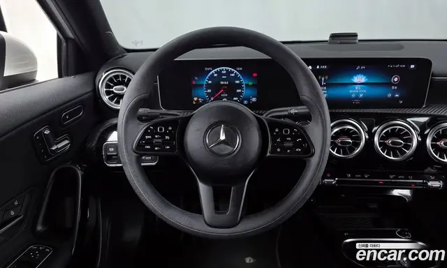 Mercedes-Benz A-Class 2020 2.0 автомат (гидро), миниатюра 12