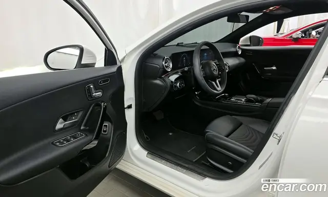 Mercedes-Benz A-Class 2020 2.0 автомат (гидро), миниатюра 10 Mercedes-Benz A-Class 2020 2.0 автомат (гидро), миниатюра 10