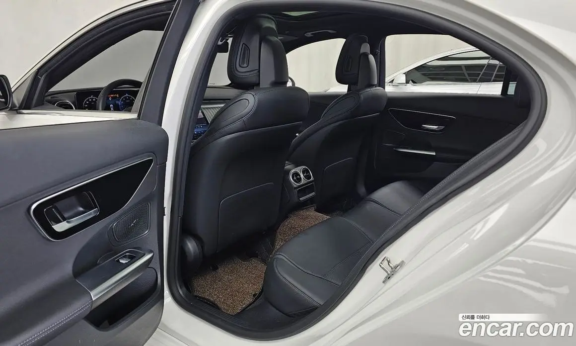 Mercedes-Benz C-Class 2024 2.0 автомат (гидро), фото 16
