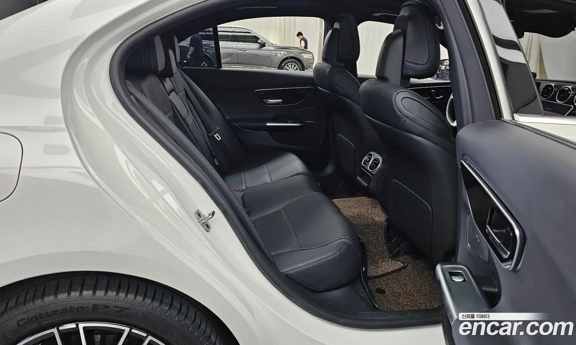 Mercedes-Benz C-Class 2024 2.0 автомат (гидро), фото 18