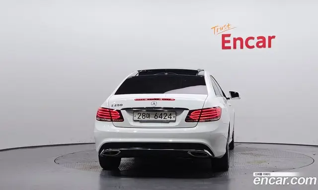 Mercedes-Benz E-Class 2014 2.0 автомат (гидро), миниатюра 4