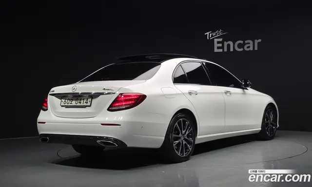Mercedes-Benz E-Class 2016 2.0 автомат (гидро), миниатюра 2