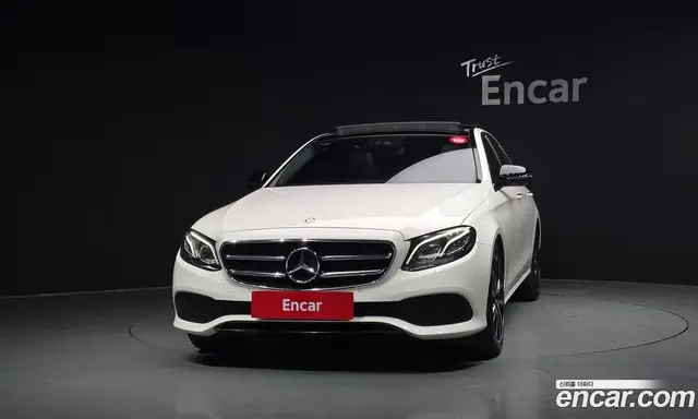 Mercedes-Benz E-Class 2016 2.0 автомат (гидро), миниатюра 3