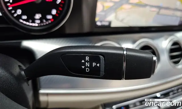Mercedes-Benz E-Class 2020 2.0 автомат (гидро), миниатюра 12