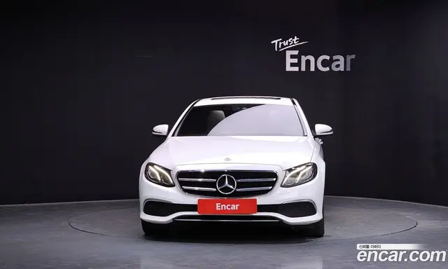 Mercedes-Benz E-Class 2020 2.0 автомат (гидро), миниатюра 3