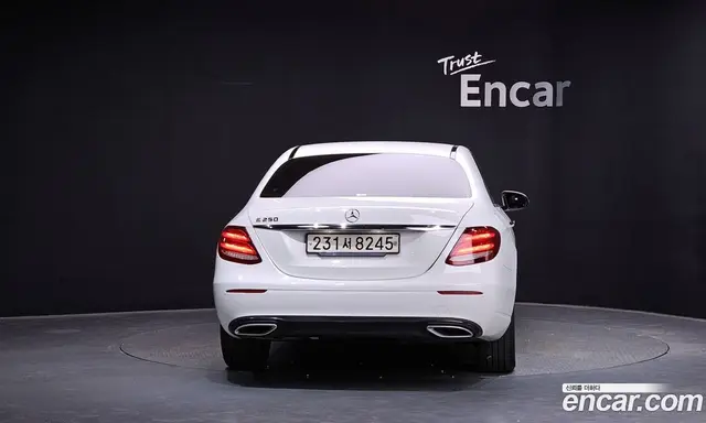 Mercedes-Benz E-Class 2020 2.0 автомат (гидро), миниатюра 4