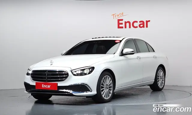 Mercedes-Benz E-Class 2021 2.0 автомат (гидро), миниатюра 1