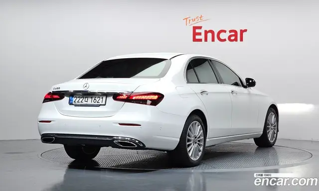 Mercedes-Benz E-Class 2021 2.0 автомат (гидро), миниатюра 2
