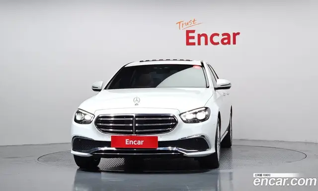 Mercedes-Benz E-Class 2021 2.0 автомат (гидро), миниатюра 3