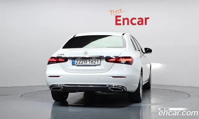 Mercedes-Benz E-Class 2021 2.0 автомат (гидро), миниатюра 4