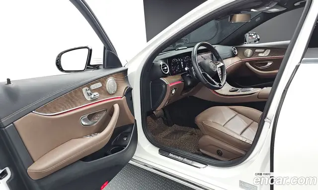 Mercedes-Benz E-Class 2021 2.0 автомат (гидро), миниатюра 10