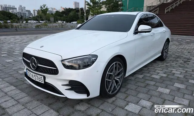 Mercedes-Benz E-Class, 2021, 60 118 км