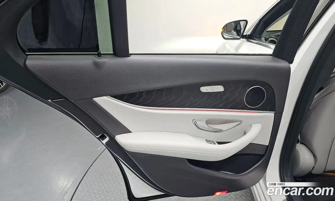 Mercedes-Benz E-Class 2023 2.0 автомат (гидро), фото 14