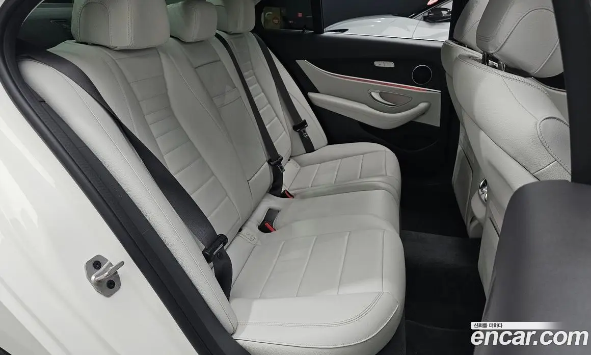 Mercedes-Benz E-Class 2023 2.0 автомат (гидро), фото 17