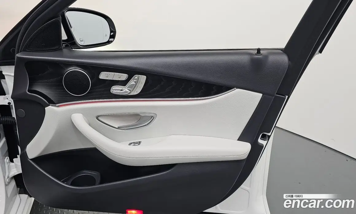 Mercedes-Benz E-Class 2023 2.0 автомат (гидро), фото 26