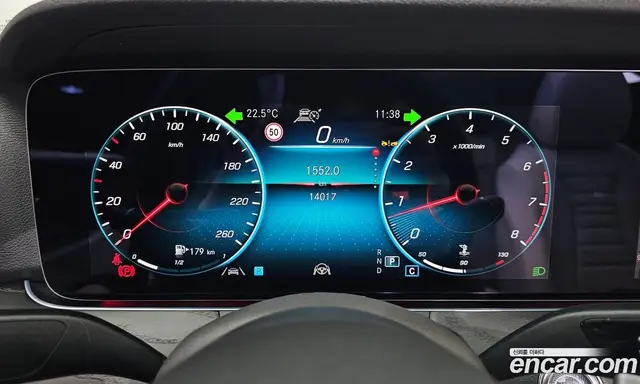 Mercedes-Benz E-Class 2023 2.0 автомат (гидро), миниатюра 10