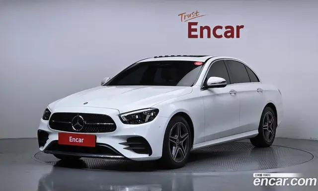 Mercedes-Benz E-Class 2023 2.0 автомат (гидро), миниатюра 1