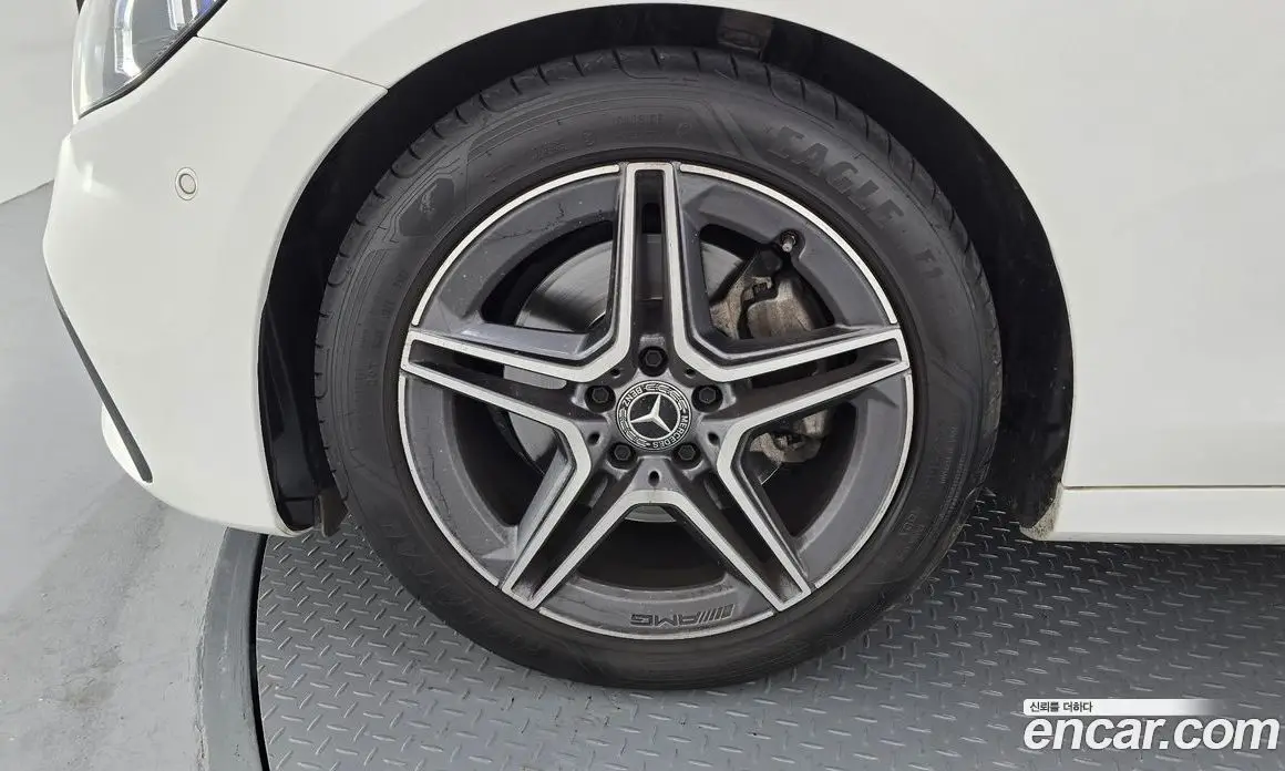 Mercedes-Benz E-Class 2023 2.0 автомат (гидро), фото 5