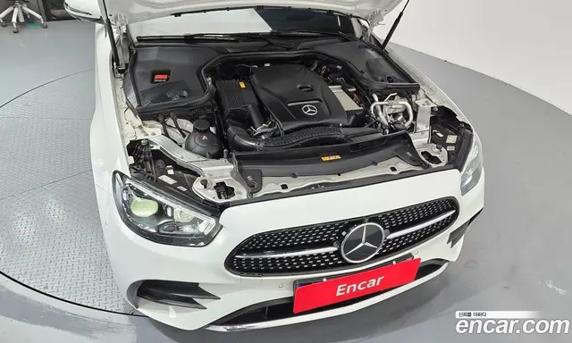 Mercedes-Benz E-Class 2023 2.0 автомат (гидро), миниатюра 6