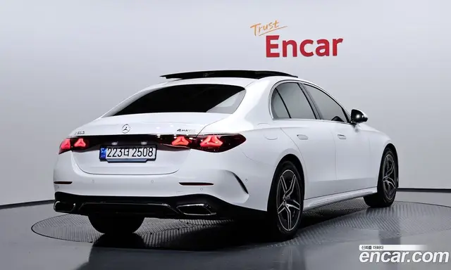 Mercedes-Benz E-Class 2024 2.0 автомат (гидро), миниатюра 2 Mercedes-Benz E-Class 2024 2.0 автомат (гидро), миниатюра 2
