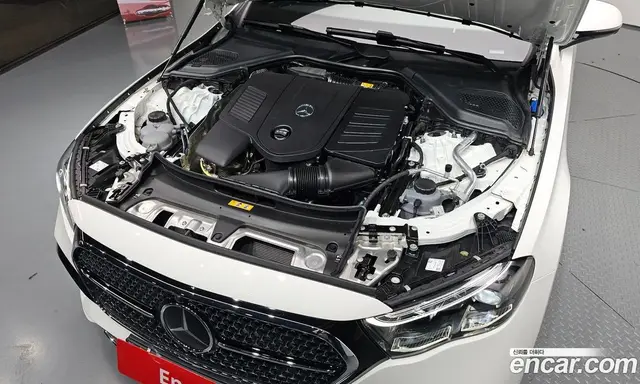 Mercedes-Benz E-Class 2024 2.0 автомат (гидро), миниатюра 6 Mercedes-Benz E-Class 2024 2.0 автомат (гидро), миниатюра 6