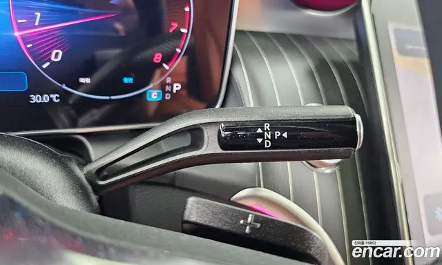 Mercedes-Benz GLC-Class 2025 2.0 автомат (гидро), миниатюра 12