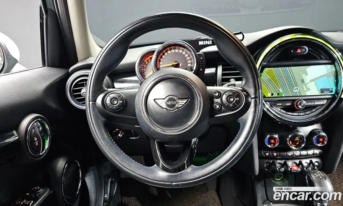 Mini Cooper 2016 1.5 автомат (гидро), фото 12