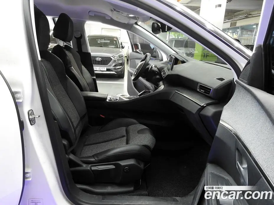 Peugeot 3008 2017 1.6 автомат (гидро), фото 11