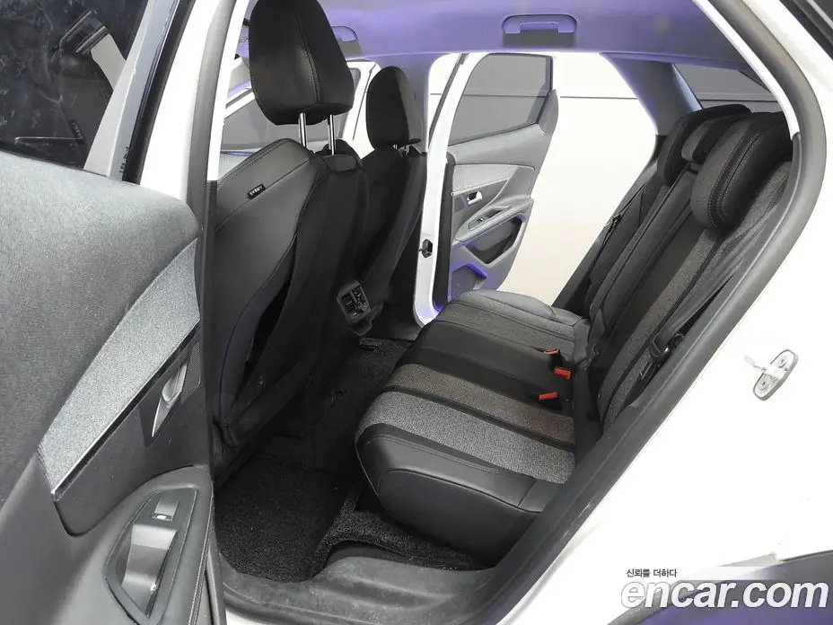 Peugeot 3008 2017 1.6 автомат (гидро), фото 13