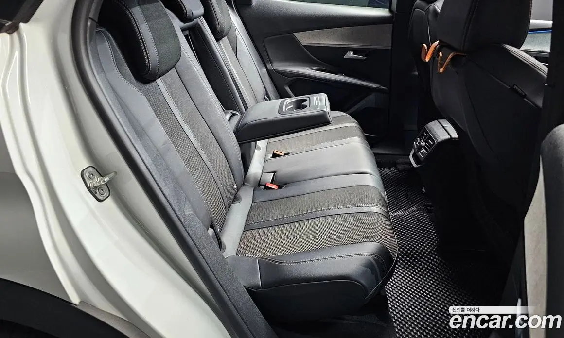 Peugeot 3008 2022 1.5 автомат (гидро), фото 16