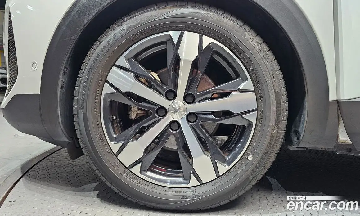 Peugeot 3008 2022 1.5 автомат (гидро), фото 5